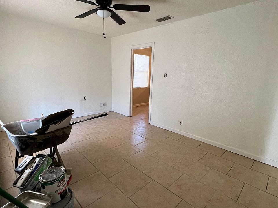 1st image of 1502 N Hancock Ave