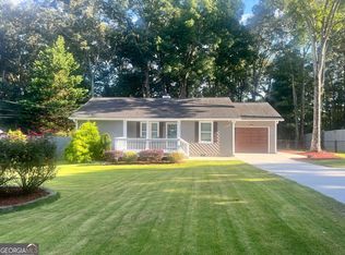 6015 Sumter Dr, Douglasville, GA 30135