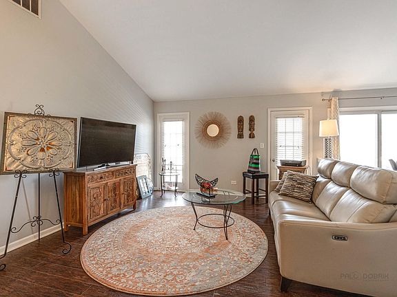 5th image of 1233 Ballantrae Pl APT C