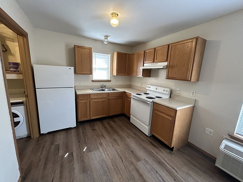 2nd image of 1635 W Neptune St APT 14