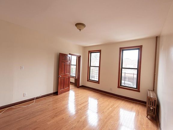 3rd image of 1117 Rogers Ave #2