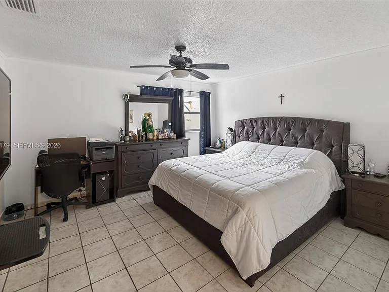5274 SW 145th Ave — Photo 13