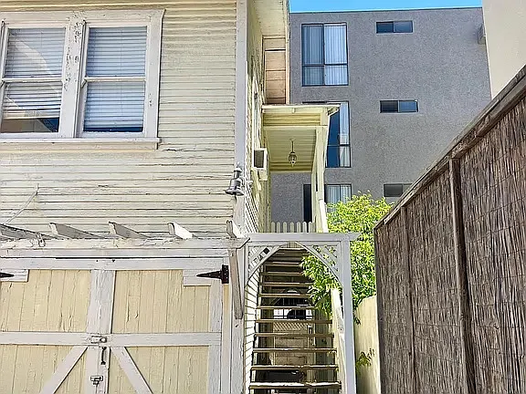 918 1/2 Palm Ave #D — Photo 1