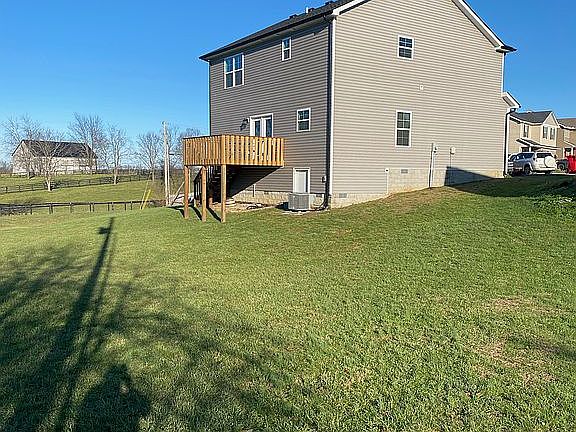 3rd image of 181 Hickory Ct