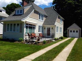 33 Woodlawn Ave, Madison, CT 06443