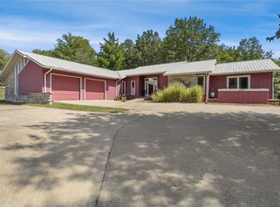 2303 Douglas St, Charleston, IL 61920