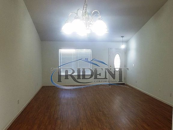 2nd image of 1070 Arbor Dr