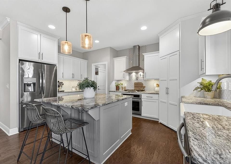 1st image of 914 Rannoch Ln