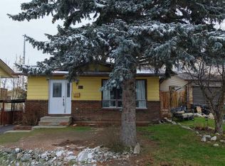 76 NW Coach Manor Rise SW, Calgary, AB T3H 1C4