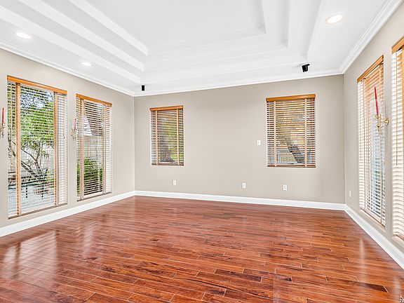 4th image of 2417 CONNIE DR