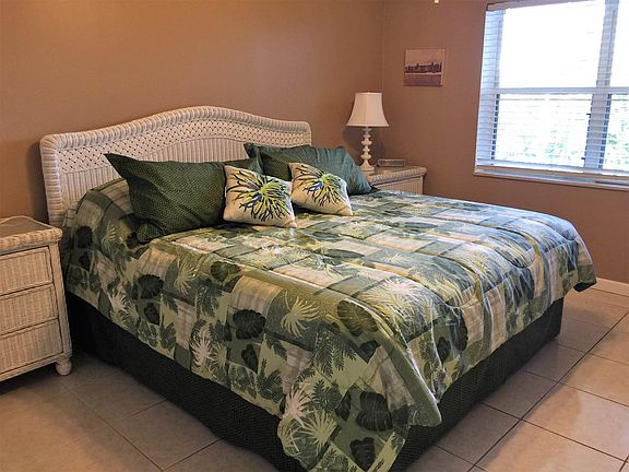 Guest bedroom with king sleeper