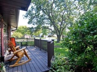 587 Carriageway Dr, Buffalo Grove, IL 60089