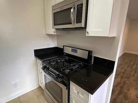 4th image of 3900 W 1st St APT 12