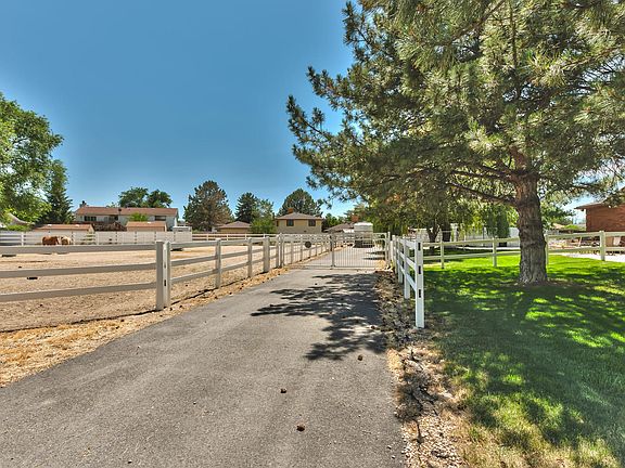 4th image of 1528 E Ascot Pkwy