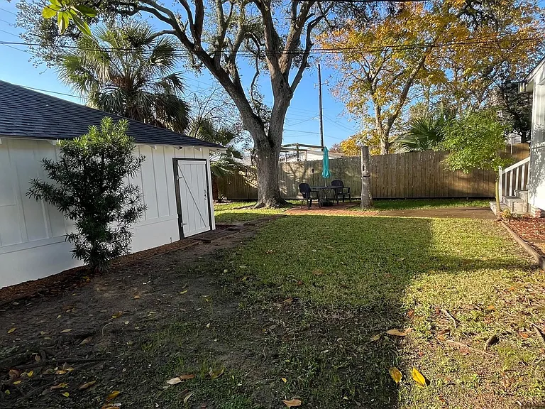 4623 Avenue N 1/2 — Photo 38