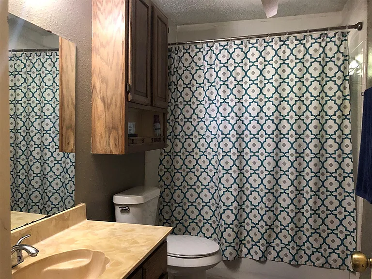 8715 Lawncliff Ln — Photo 13