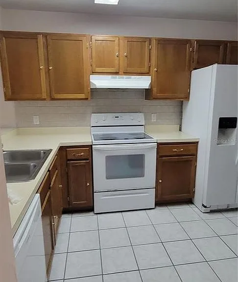 340 NW 48th Blvd — Photo 6