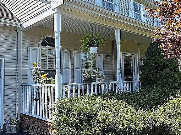 3rd image of 8 Ashford Lane