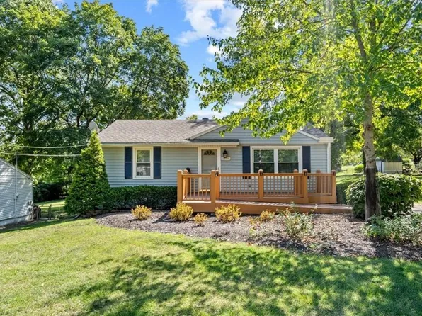 7715 W 54th Ter, Overland Park, KS 66202