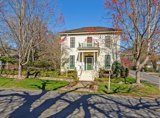 320 S Oregon St, Jacksonville, OR 97530