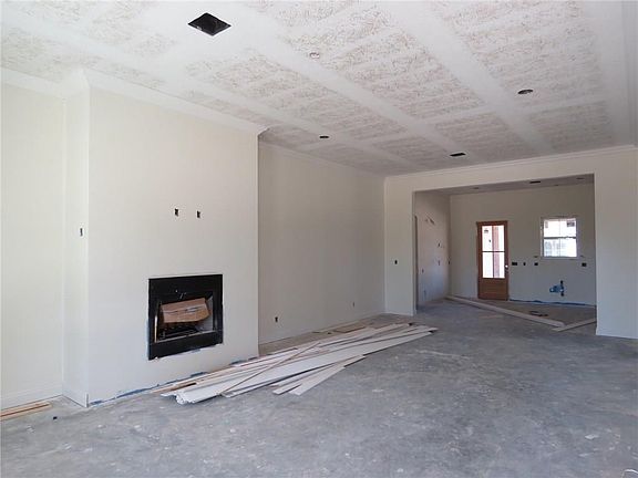 4th image of 3726 Gray Willow Dr