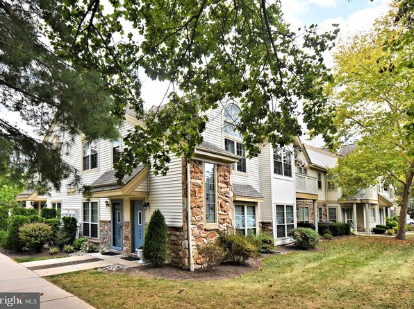 308 Foxcroft Cir