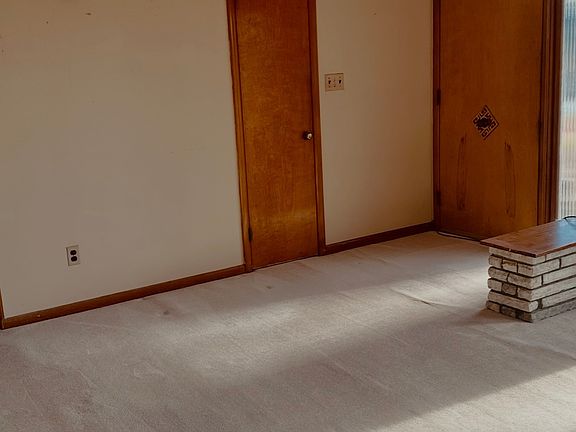 3rd image of 10869 Cosby Manor Rd