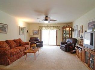 1005 Janet St, Sycamore, IL 60178