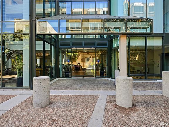 4th image of 1 Daniel Burnham Court #315