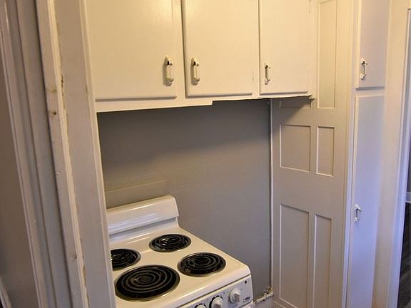 3rd image of 8 Lincoln Ave APT 3N
