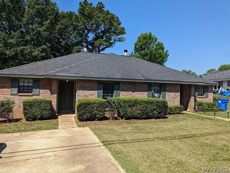465 Durden Rd — Photo 1