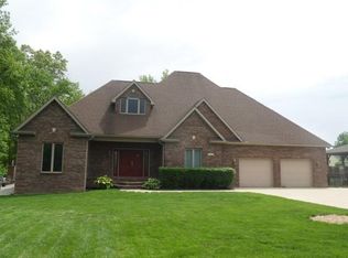 7651 E Lakewood Dr, Terre Haute, IN 47802