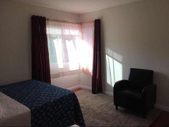 3rd image of 2842 Doolittle Ave