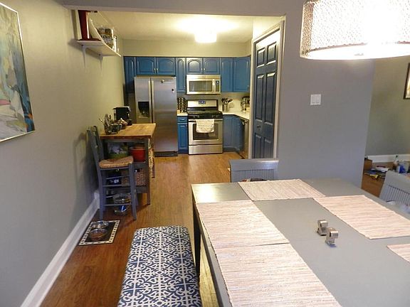 Dining room flows into kitchen