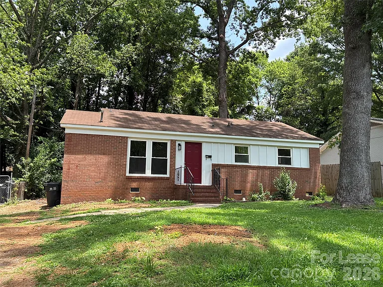 2627 Dora Dr — Photo 4