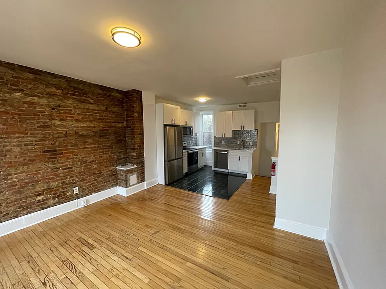 325 Green St #3 — Photo 3