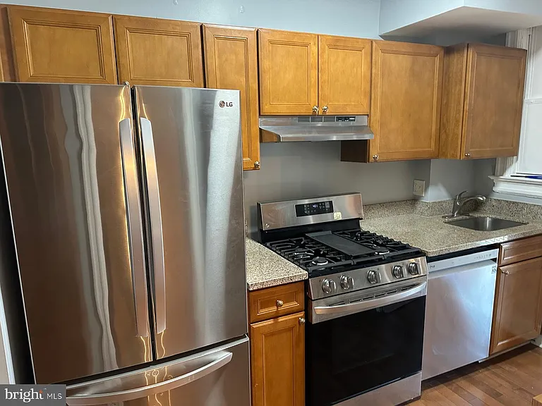 712 Otis Pl NW — Photo 3