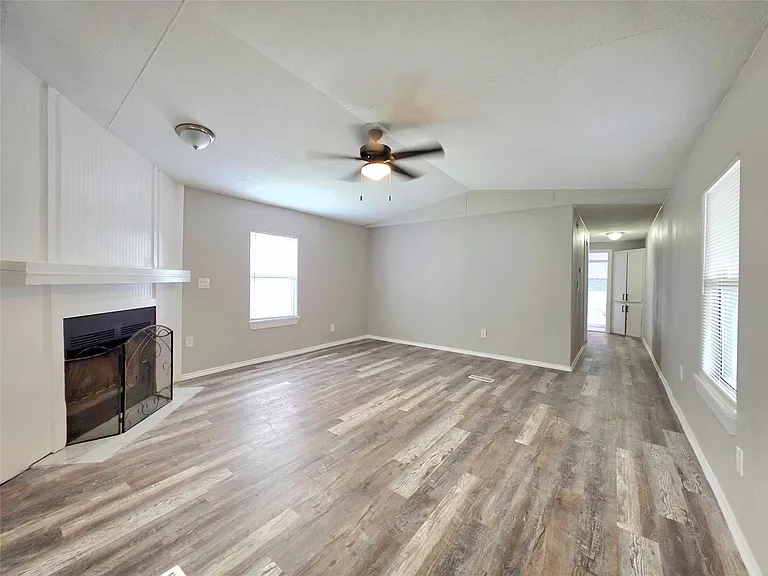 310 Paddock St #6 — Photo 1