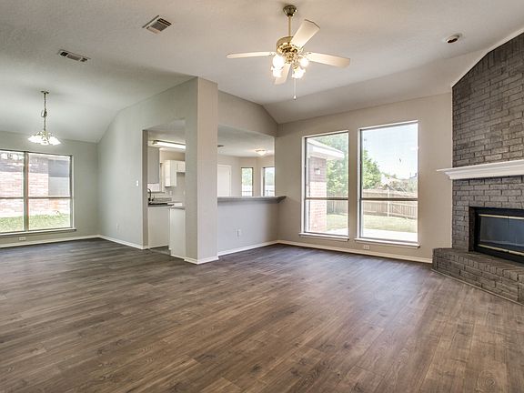 3rd image of 1031 Aries St