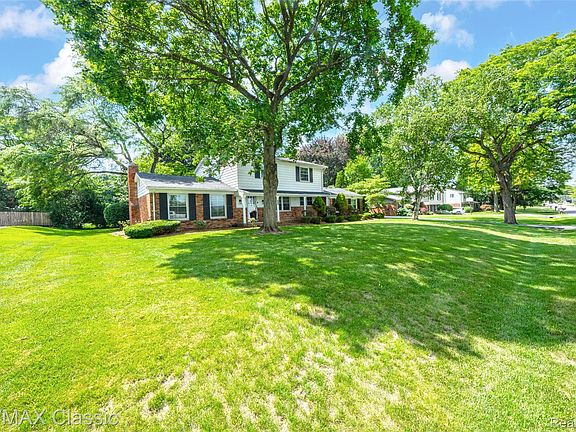 4th image of 6638 Woodbank Dr