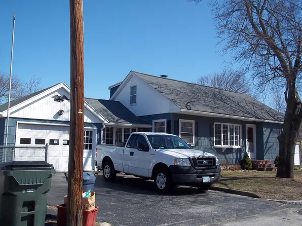 756 howe Street, Manchester, NH 03103