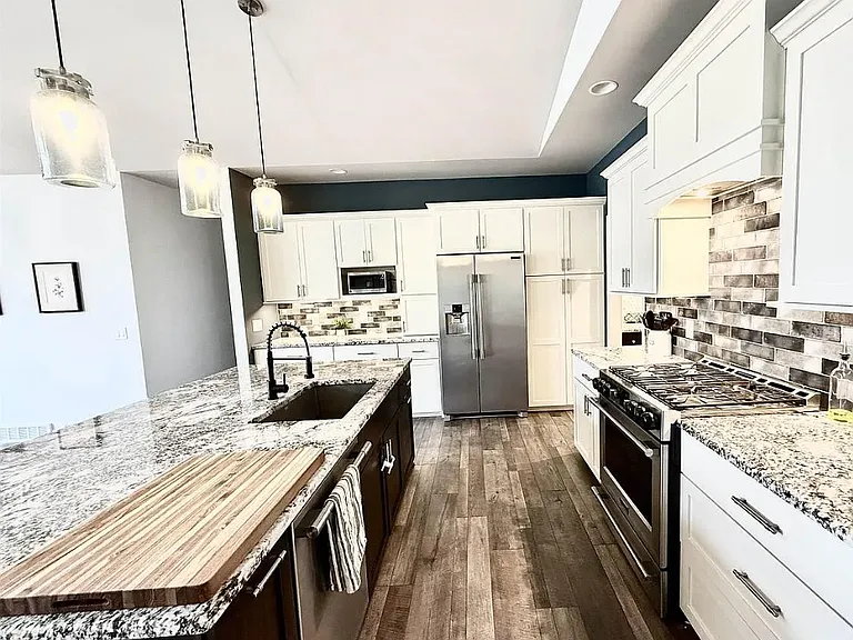 615 Clear Pond Way — Photo 4