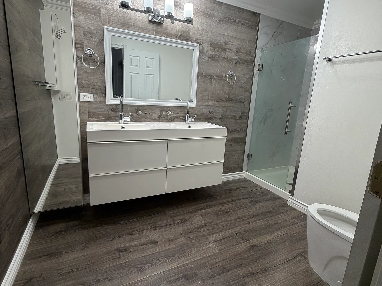 3 bed, 2.5 bath, 1556 sqft, $3,200 — Photo 3