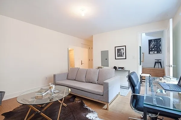 Rented by Compass | media 14