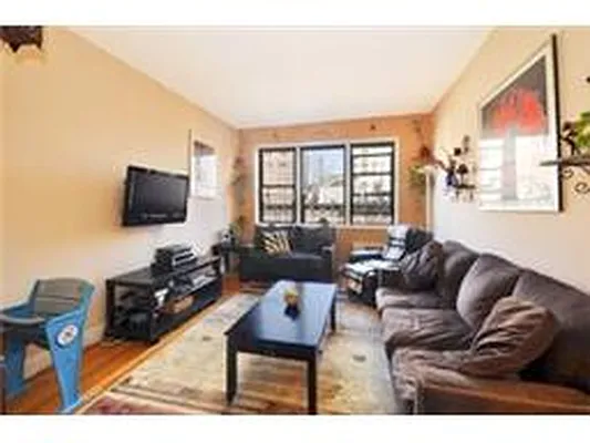 Rented by Douglas Elliman | media 27