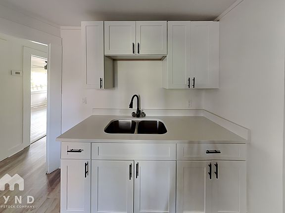 5th image of 2048 Detroit Ave NW
