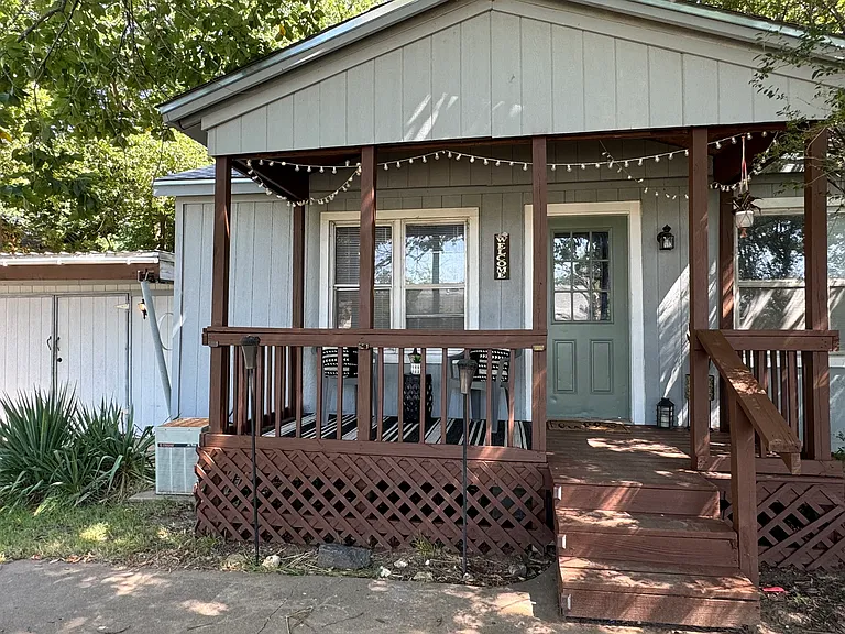 1240 E Walnut St — Photo 57