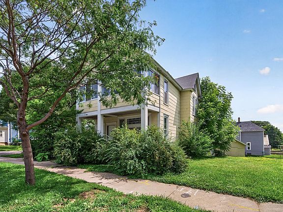 3rd image of 1136 Edgerton St