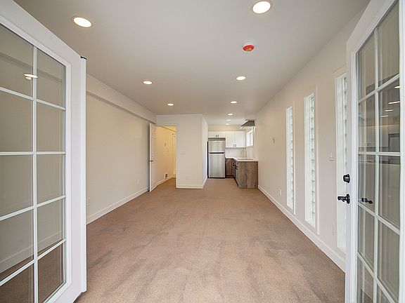 4th image of 2410 SW Brandon St #2410