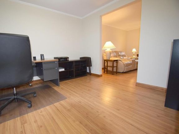 5th image of 677 Granby Pl S